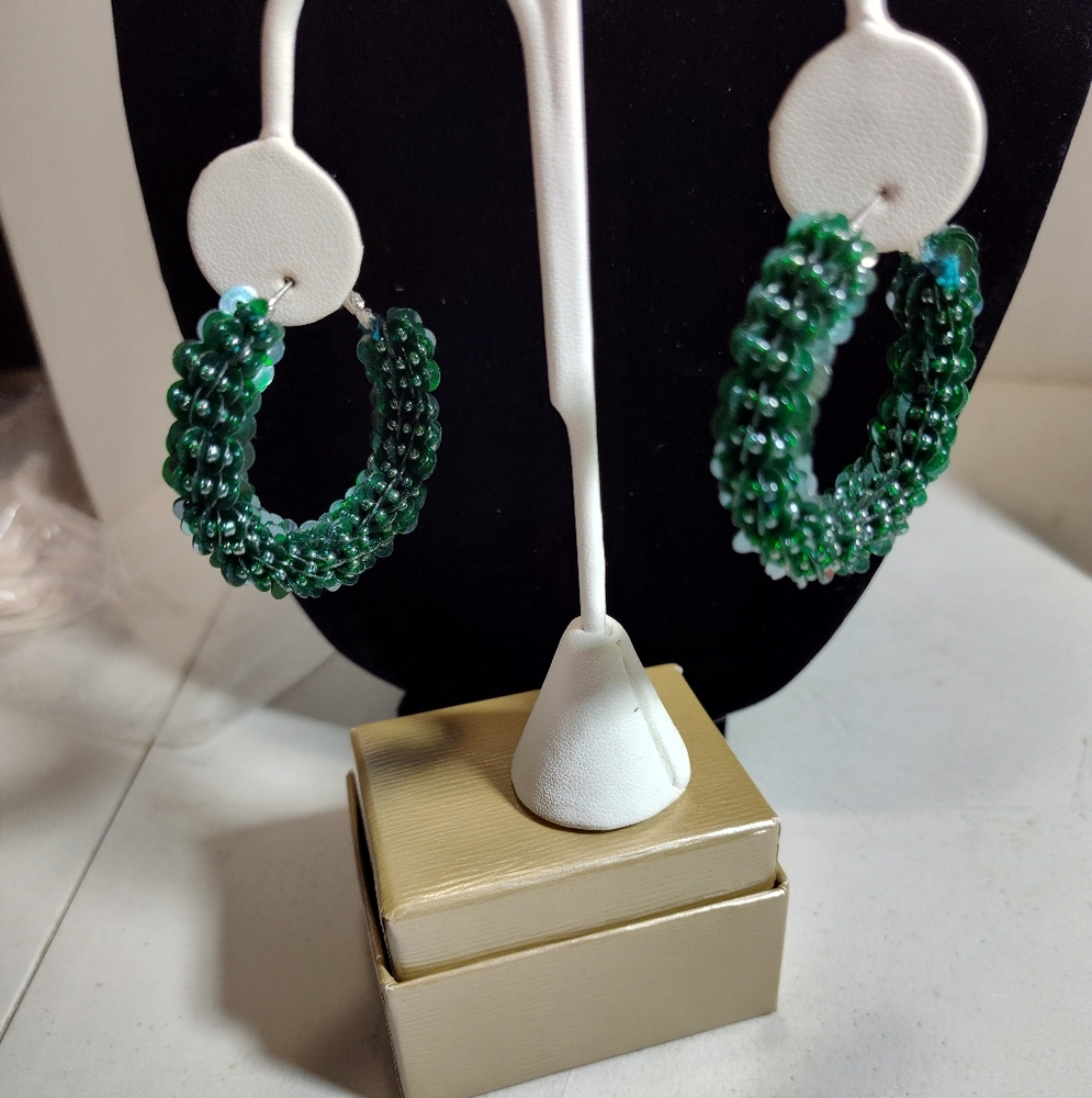 Elegant Green Beaded Bracelet